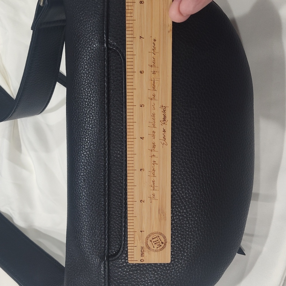 HOBO Hunter Medium Belt Bag In Black - Picture 5 of 12